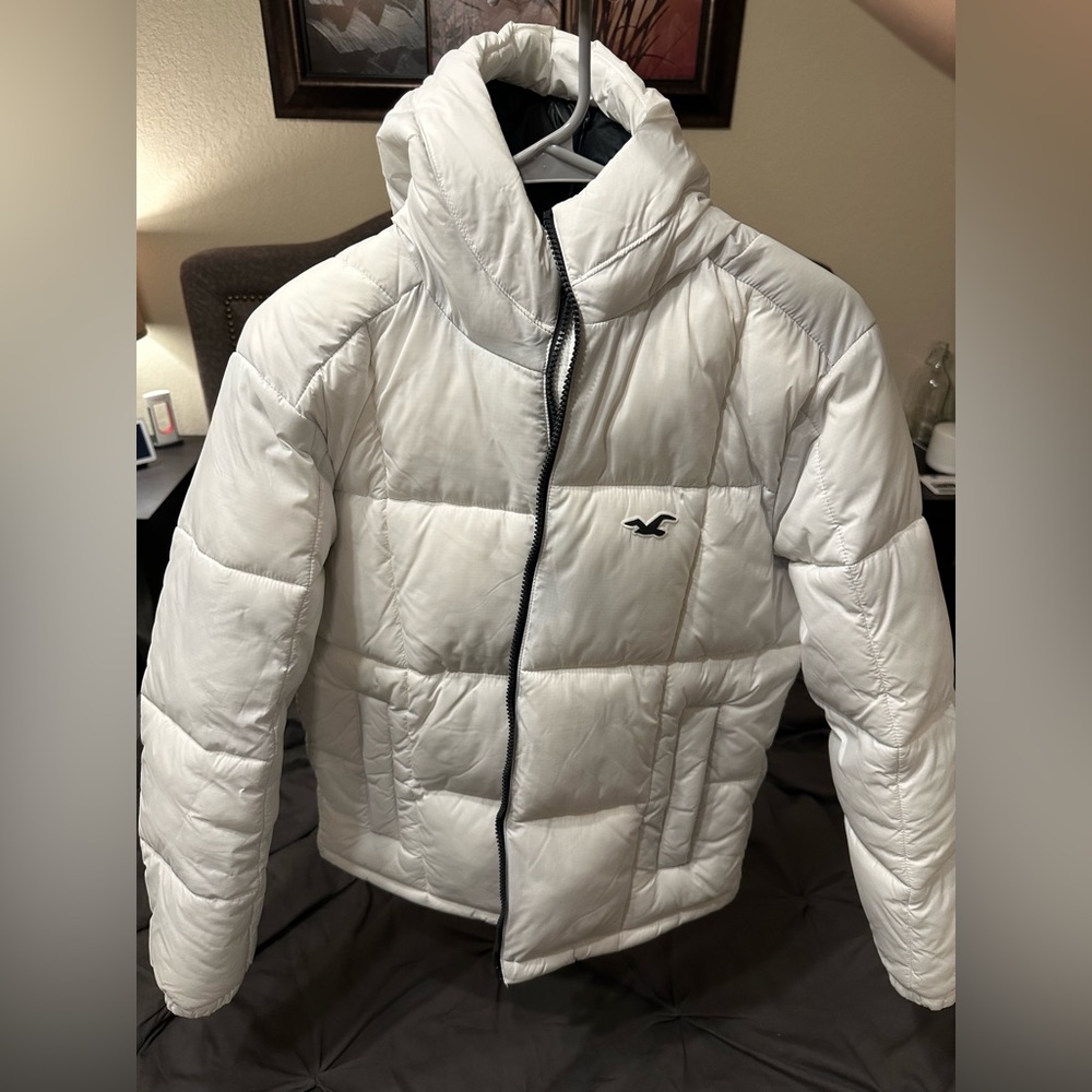 Hollister white puffer jacket